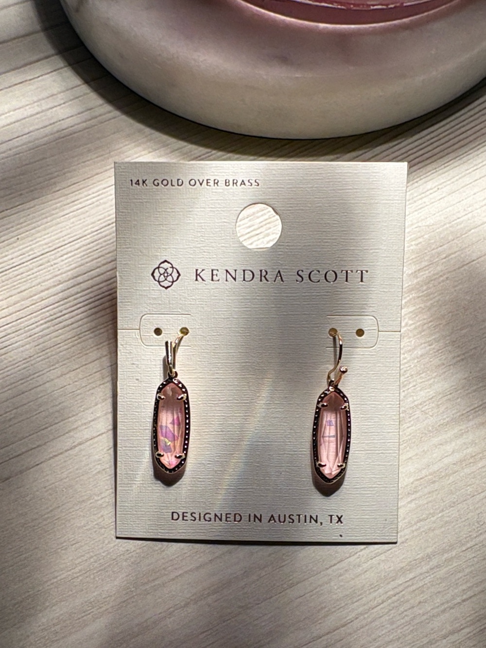 Kendra Scott - Eva Drop Earrings - Light Peach Illus Peach - Picture 3 of 3